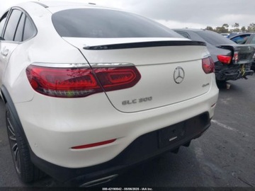 Mercedes GLC C253 2021 Mercedes-Benz GLC 300 4Matic Coupe 2021 2.0l 2.0 Benzyna 255KM, zdjęcie 4
