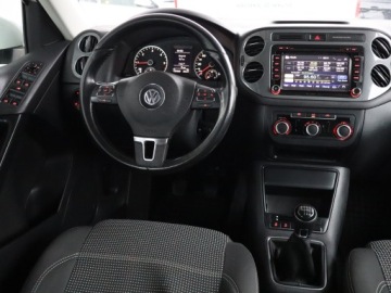 Volkswagen Tiguan I SUV Facelifting 2.0 TDI CR DPF BlueMotion 110KM 2015 VW Tiguan 2.0 TDI, Klima, Tempomat, Parktronic, zdjęcie 6