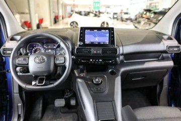 Toyota 2023 Toyota Proace City Verso City Verso Long 1.5 D-4D Family Aut. 1.5 Diesel, zdjęcie 4