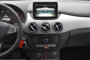 Mercedes Klasa B W246 Sports Tourer Facelifting 1.6 180 122KM 2016 Mercedes-Benz Klasa B MERCEDES B180 122KM ALU17 Automat LED WEBASTO Navi G, zdjęcie 27