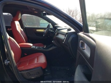 Volvo XC40 Crossover 2.0 T5 247KM 2020 Volvo XC 40 T5 Momentum 2020 2.0l 2.0 Benzyna 248KM, zdjęcie 8