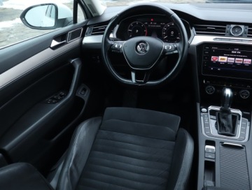 Volkswagen Passat B8 Variant 2.0 TDI BlueMotion SCR 190KM 2018 VW Passat 2.0 TDI, Salon Polska, Serwis ASO, zdjęcie 6