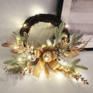 Рождественский венок на входную дверь церкви Св.