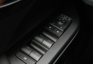 Toyota C-HR II SUV Plug-In 2.0 Hybrid Dynamic Force Plug-in  223KM 2025 Toyota C-HR C-HR PHEV Tokyo Edition FV23 DEMO Bezwypadkowy KINTO, zdjęcie 36