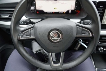 Skoda Kamiq Crossover 1.0 TSI 115KM 2020 Skoda Kamiq Style Wirtual- Licznik Klimatronic NaviKamera Asystenty Ambien, zdjęcie 12
