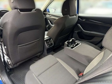 Skoda Octavia IV Liftback 1.0 TSI EVO 110KM 2022 Skoda Octavia Ambition Czujniki parkowania przodtyl Lane Assist Faktura Va, zdjęcie 29