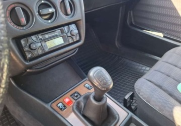 Mercedes 190 2.0 102KM 1989 Mercedes-Benz W201 (190) Mercedes-Benz W201 (190) 2.0 Benzyna 102KM, zdjęcie 16