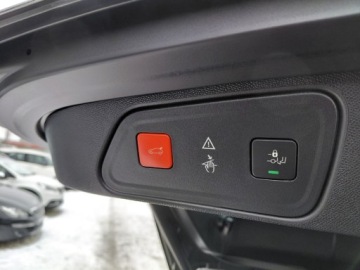 Peugeot 3008 II Crossover 1.2 PureTech 130KM 2019 Peugeot 3008 Full LED Navi Kamera Klimatronik Sensor 1.2 Benzyna 130KM, zdjęcie 24