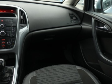 Opel Astra J Sedan 1.6 Twinport ECOTEC 115KM 2016 Opel Astra 1.6 16V, Salon Polska, Serwis ASO, zdjęcie 7