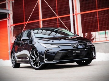 Toyota Corolla XII Sedan Facelifting 1.8 Hybrid 140KM 2023 Toyota Corolla SEDAN HSD STYLE 1.8 Hybrid 140 KM Vat23 Salon PL 1.8 140KM