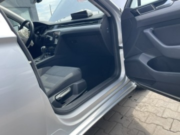 Volkswagen Passat B8 Variant Facelifting 2.0 TDI SCR 150KM 2020 Volkswagen Passat Variant Automat Podgrzewanie, zdjęcie 6