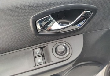 Renault Clio IV Hatchback 5d 1.2 16V 75KM 2014 Renault Clio Super stanMaly przebieg 1,2 Mpi 1.1 Benzyna 74KM, zdjęcie 13