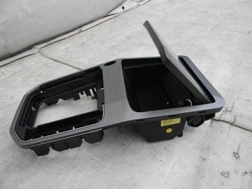 ТУННЕЛЬНЫЙ ХРАНИТЕЛЬ 517863284A GOLF VII SPORTSVAN