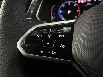 Volkswagen Tiguan II SUV Facelifting 2.0 TDI 200KM 2022 Volkswagen Tiguan 2.0TDI 200KM R-Line 4MOTION DSG(, zdjęcie 28