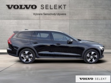 Volvo V60 II  Cross Country Facelifting 2.0 B4 197KM 2023 Volvo V60 Cross Country V60 CC Plus B4 D AWD aut,, zdjęcie 6