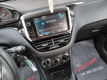 Peugeot 208 I Hatchback 5d Facelifting 1.2 PureTech 82KM 2019 Peugeot 208 Klimatyzacja Kamera Komputer Tempomat 1.2 Benzyna 82KM, zdjęcie 22