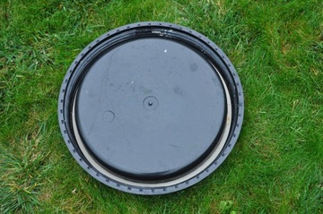 Чистая бочка 200-220л с металлическим краном для воды.