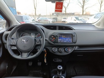 Toyota Yaris III Hatchback 5d Facelifting 2017 1.5 Dual VVT-iE 111KM 2019 Toyota Yaris 1,5-Dual-VVT-iE III (2011-2019) 1.5VV, zdjęcie 13