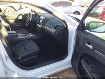Chrysler 300C II 2021 Chrysler 300 2021r., 3.2l, od ubezpieczalni 3.2 Benzyna 392KM, zdjęcie 8