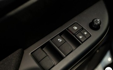 Toyota Hilux VIII Pojedyncza kabina Facelifting 2.4 D-4D 150KM 2024 Toyota Hilux Toyota Hilux 2.4 D-4D Double Cab DLX 4x4 2.4 Diesel 150KM, zdjęcie 25