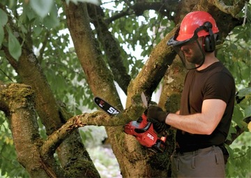 АККУМУЛЯТОРНАЯ ЦЕПНАЯ ПИЛА 30 см 20 В 0534 SKIL 1x4,0 Ач