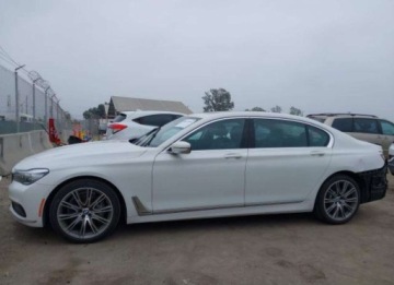 BMW Seria 7 G11-G12 2019 BMW Seria 7 2019, 3.0L, od ubezpieczalni 3.0 Benzyna 320KM, zdjęcie 1