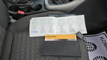 Opel Astra J Sports Tourer Facelifting 1.7 CDTI ECOTEC 130KM 2013 Opel Astra Active, szyberdach, PDC, serwisowana, zdjęcie 24