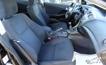 Honda Civic IX Hatchback 5d 1.8 i-VTEC 142KM 2012 Honda Civic 1.8 i-VTEC 142KM Niski przebieg Alcantara Klimatronik Kamera, zdjęcie 11