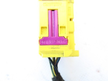 KONEKTOR ŽLUTÝ POD SEDADLEM VW T5 T5FL 03-15