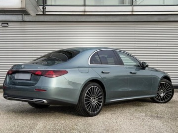 Mercedes Klasa E W214 Sedan 2.0 220d 197KM 2025 E Klasa 220 d 4-Matic Exclusive 2.0 (197KM) 2025, zdjęcie 1