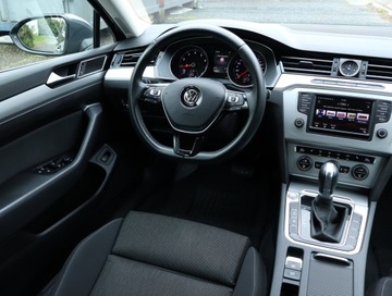 Volkswagen Passat B8 Limousine 1.8 TSI BlueMotion Technology 180KM 2015 VW Passat 1.8 TSI, Salon Polska, Automat, Navi, zdjęcie 6