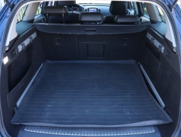 Opel Astra J Sports Tourer 1.6 Turbo ECOTEC 180KM 2011 Opel Astra 1.6 T, Automat, Navi, Xenon, Klima, zdjęcie 12