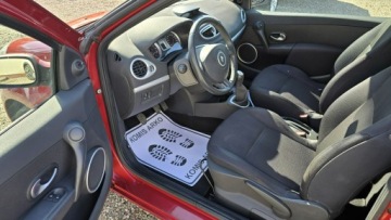 Renault Clio III Hatchback 5d 1.6 i 16V 88KM 2005 Renault Clio Benzyna 1.6, zdjęcie 8