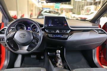 Toyota C-HR I Crossover Facelifting 2.0 Hybrid Dynamic Force 184KM 2022 Toyota C-HR 2.0 Hybrid GR Sport 2.0 Hybryda 184KM, zdjęcie 5