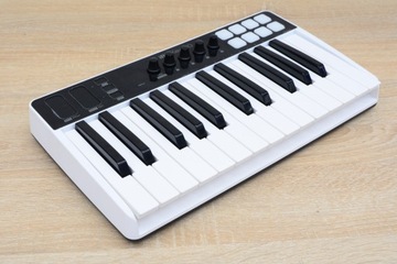 Поврежденная клавиатура IK Multimedia iRig Keys I/O MIDI 25 Mac, iPhone iPad