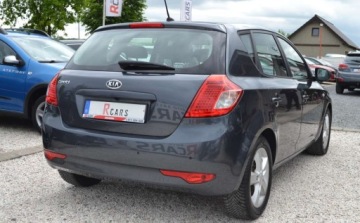 Kia Ceed I Hatchback 5d Facelifting 1.6 DOHC CVVT 126KM 2011 Kia Ceed 1.6 benzyna - Nawigacja - Climatronic - OPLACONY 1.6 Benzyna, zdjęcie 3