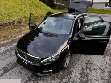 Peugeot 308 II SW Facelifting 1.2 PureTech 130KM 2018 Peugeot 308 1.2 130KM e-THP Stop &amp; Start Allure 2018r, zdjęcie 10