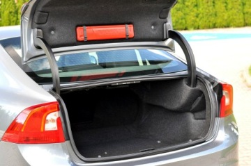 Volvo S60 II Sedan Facelifting 2.0 D3 DRIVE-E 150KM 2015 Volvo S60 R-Desing Bi Xenon Ledy Digital City, zdjęcie 12