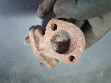 АВТОМОБИЛЬ ФИАТ 126 МАЛУХ ВЫПУСКНОЙ ПАТРУБОК ОРИГИНАЛЬНЫЙ ТВЕРДЫЙ