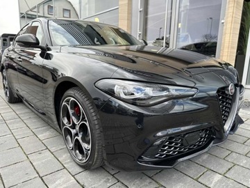 Alfa Romeo Giulia II Sedan Facelifting 2023 2.0 GME Turbo 280KM 2025 ALFA ROMEO Giulia Turbo Veloce Q4 Sedan 2.0 (280KM) 2025, zdjęcie 2