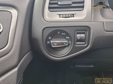 Volkswagen Golf VII Hatchback 3d 1.4 TSI 140KM 2013 Volkswagen Golf 1,4 TSI 140 KM DSG alu czujniki parkowania klima grz. fote, zdjęcie 21