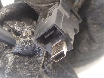 HNÍZDO USB RENAULT TRAFIC III 280235412R