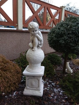 Бетонная фигура АНГЕЛ НА ШАРЕ (А10) ALA-SHOP