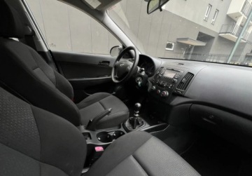 Hyundai i30 I Hatchback 1.4 109KM 2008 Hyundai i30 klima Isofix Warszawa 1.4 Benzyna 109KM, zdjęcie 6