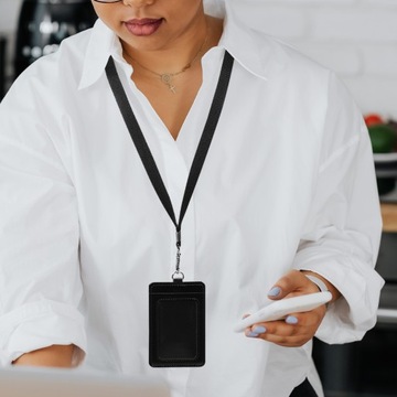 Кожаный футляр для бейджа