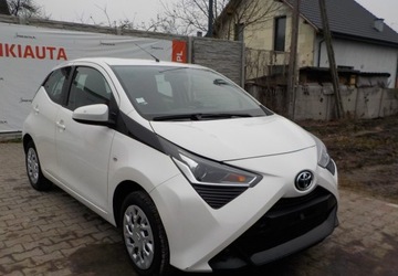 Toyota Aygo II Hatchback 3d Facelifting 1.0 VVT-i 72KM 2020 Toyota Aygo Okazja Benzyna 72KM