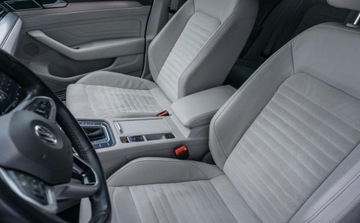 Volkswagen Passat B8 Limousine Facelifting 2.0 TSI 190KM 2019 Volkswagen Passat 2,0 TSI 190 KM 2.0 Benzyna 190KM, zdjęcie 9