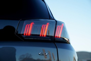 Peugeot 5008 II Crossover Facelifting 1.6 PureTech 180KM 2023 Peugeot 5008 GT kamera Skora adc NawI, zdjęcie 8