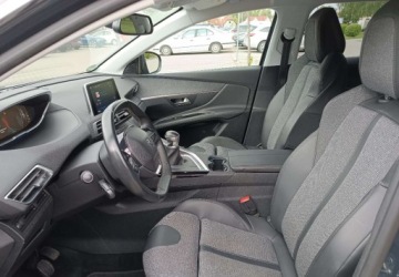 Peugeot 3008 II Crossover 1.2 PureTech 130KM 2017 Peugeot 3008 Bezwypadkowy - serwis - wersja Allure 1.2 Benzyna 131KM, zdjęcie 19