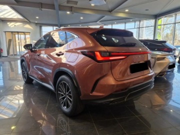 Lexus NX II SUV Facelifting 2.5 350h 200KM 2025 Od ręki - 350h Elegance 2.5 Hybrid 200KM | Podgrzewane fotele!, zdjęcie 3